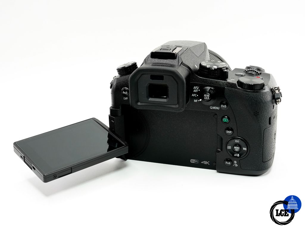 Panasonic FZ2000 * BOXED *