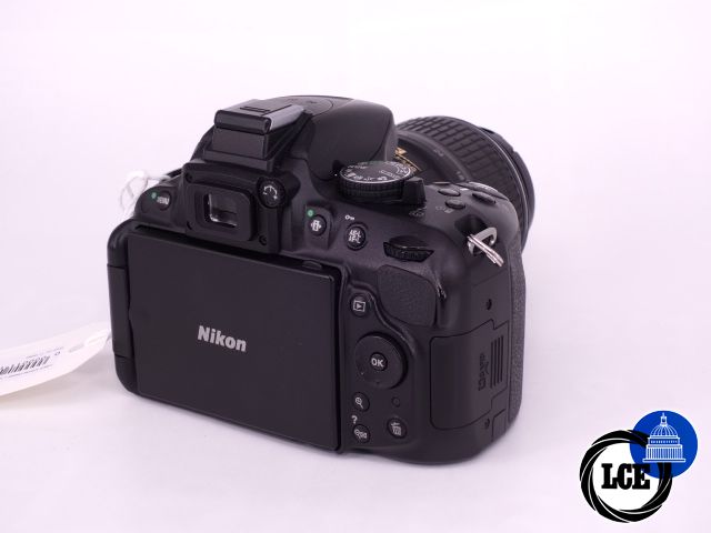 Nikon D5200 + AF-S 18-55m F3.5-5.6G VR DX
