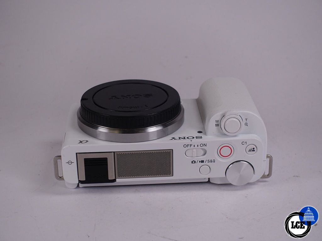 Sony ZV-E10 White **** Low Shutter Count 94 ****