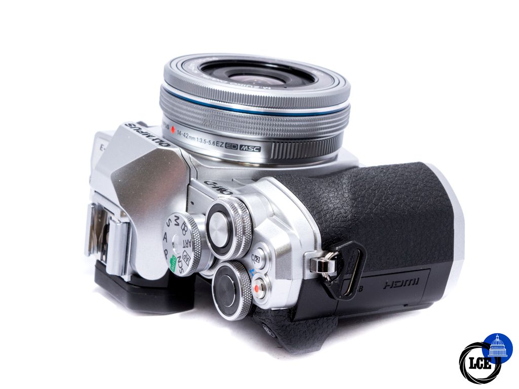 Olympus OM-D E-M10 IV Silver + 14-42mm + 40-150mm *Boxed*