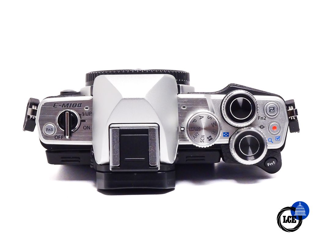 Olympus OM-D E-M10 II Silver