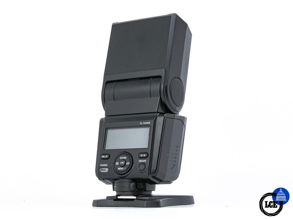 Olympus FL-700WR