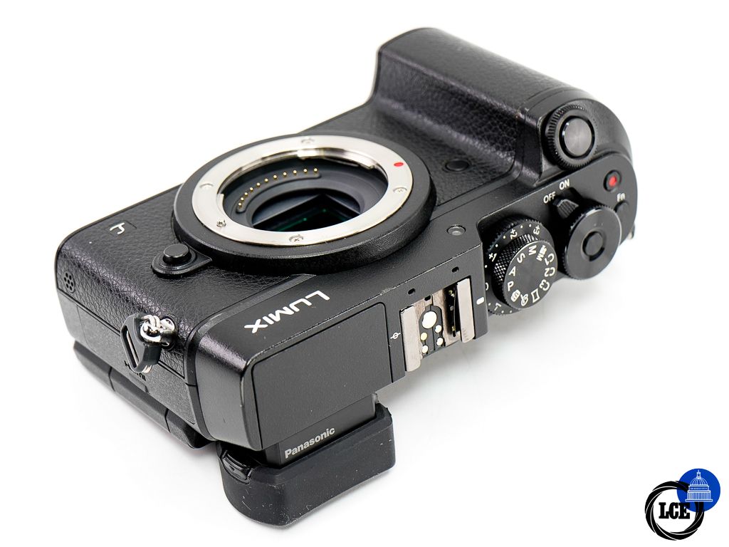 Panasonic Lumix GX8 Body  ** Low Shutter Count **
