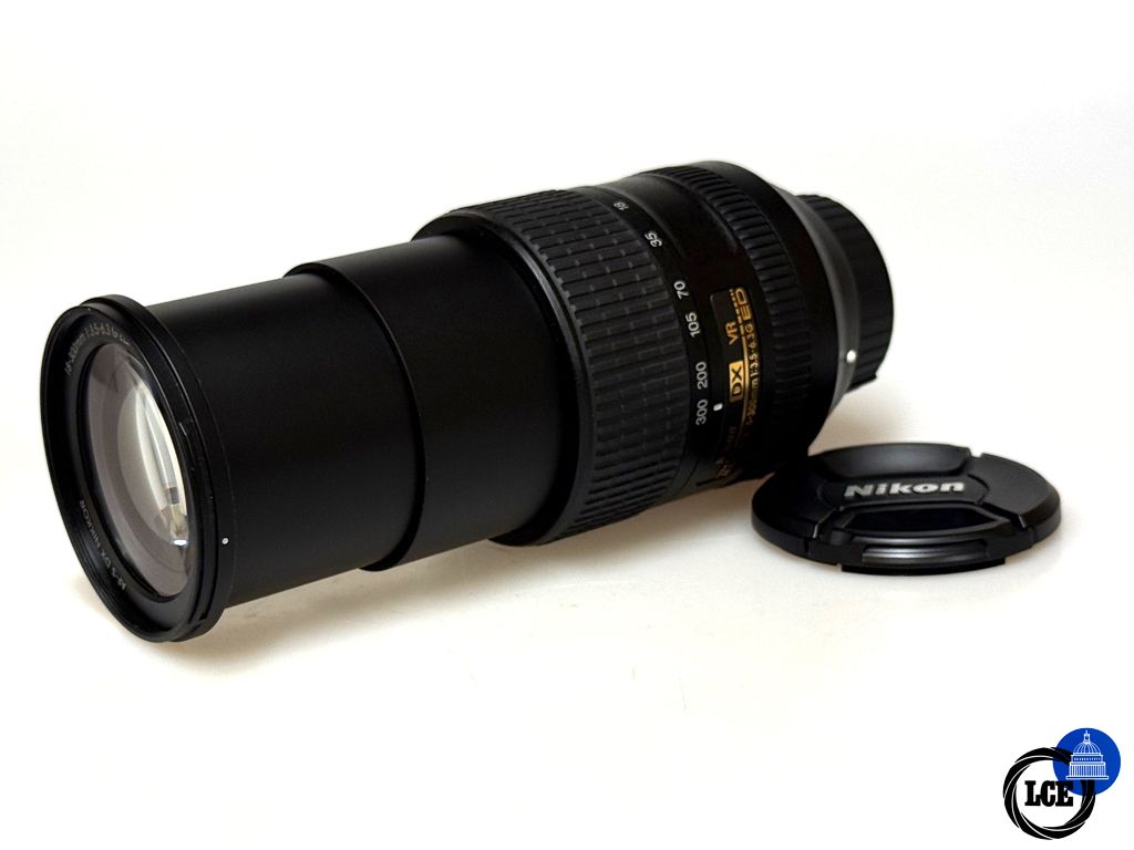 Nikon AF-S 18-300mm F3.5-6.3 DX VR