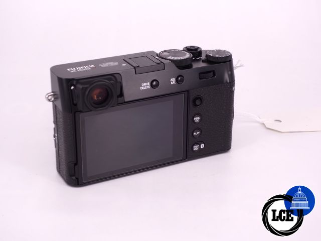 FujiFilm X100 VI Black + Small Rig + Thumb Grip + Accs