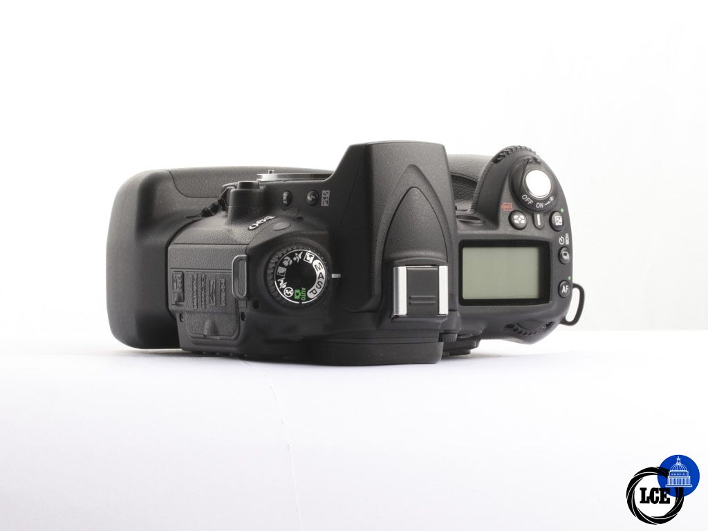 Nikon D90 [1K] + MB-D80 Grip [4*] | 10115644
