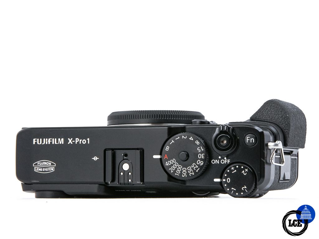 FujiFilm X-Pro1 Body + Hand Grip