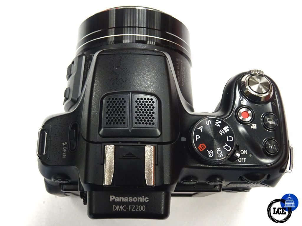 Panasonic FZ200 