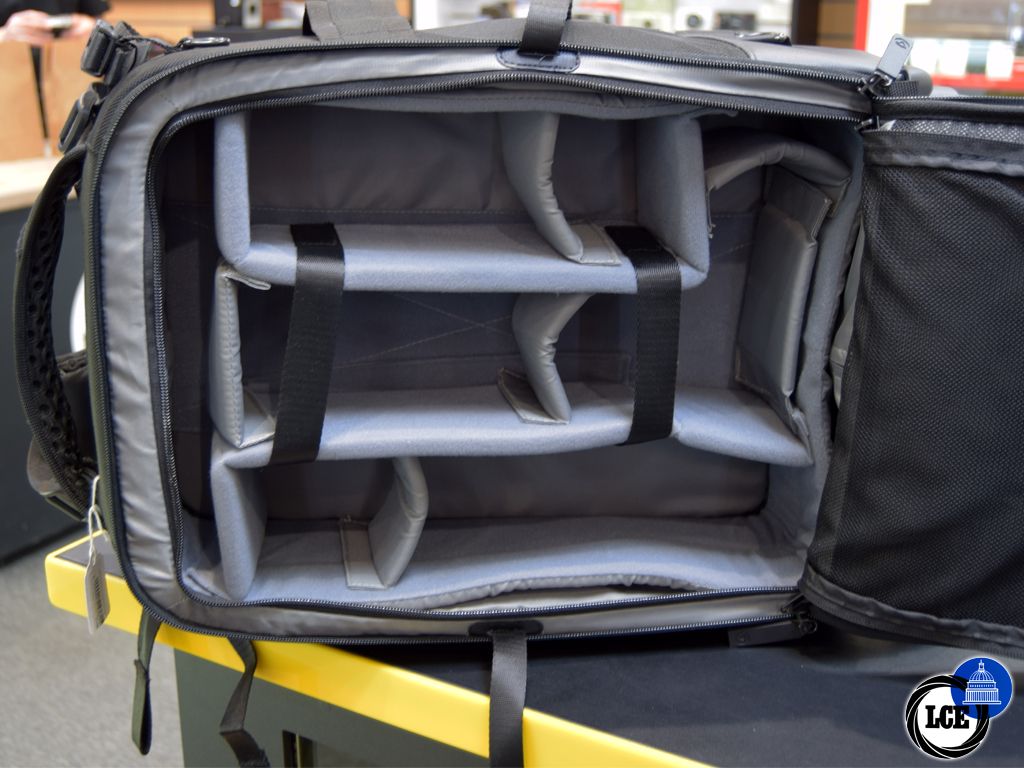 Vanguard Veo 55 BT Roller Bag 