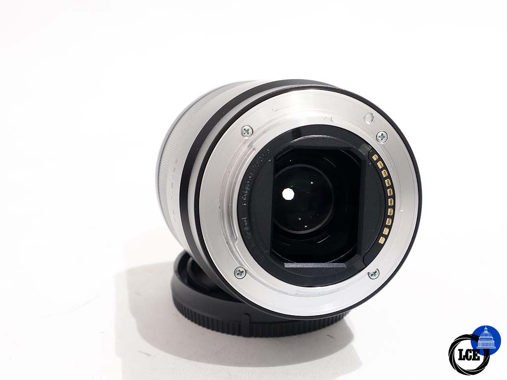 Sony FE 55mm f1.8 Sonnar T*
