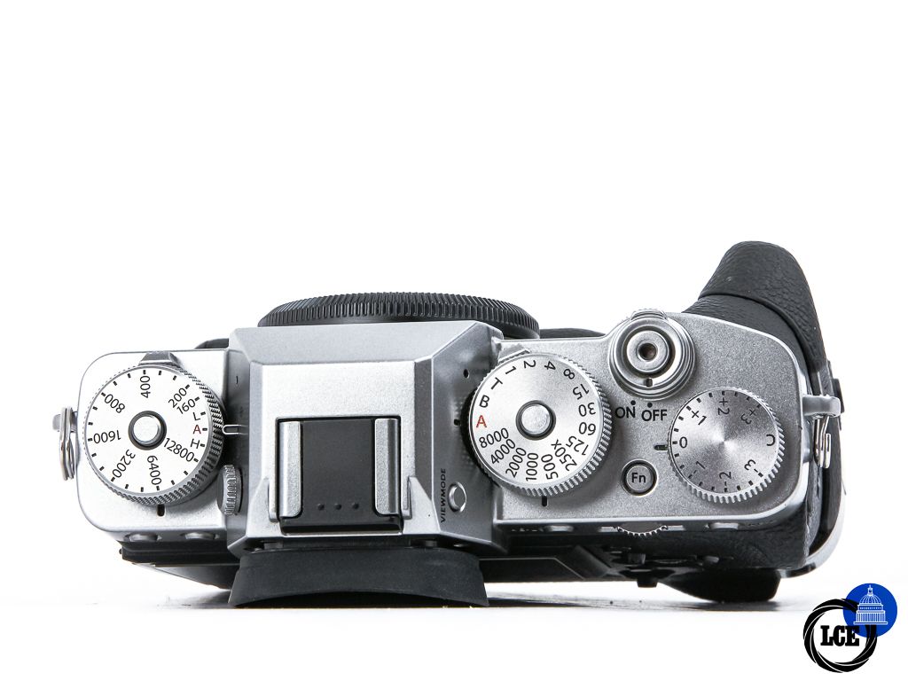 FujiFilm X-T3 + VG-XT3 **1k Shutter Count**