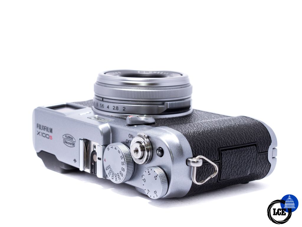 FujiFilm X100S SIlver + Leather case *Boxed*