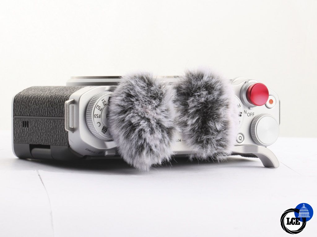 FujiFilm X-M5 Body + Mic Windshield [856 Shots] [Silver] [5*] | 10115884