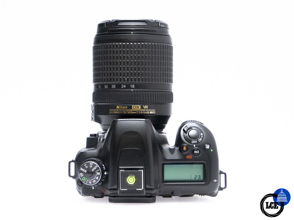 Nikon D7500 + AF-S 18-140mm DX ED VR