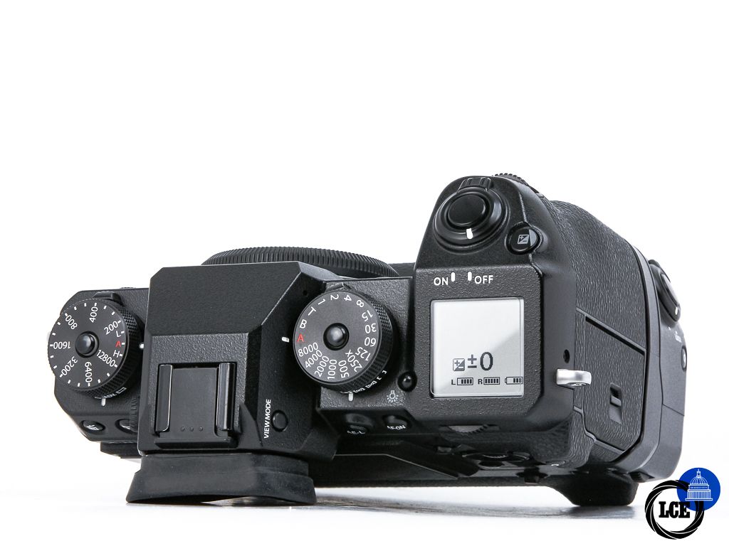 FujiFilm X-H1 + VPB-XH1 **2k Shutter Count**