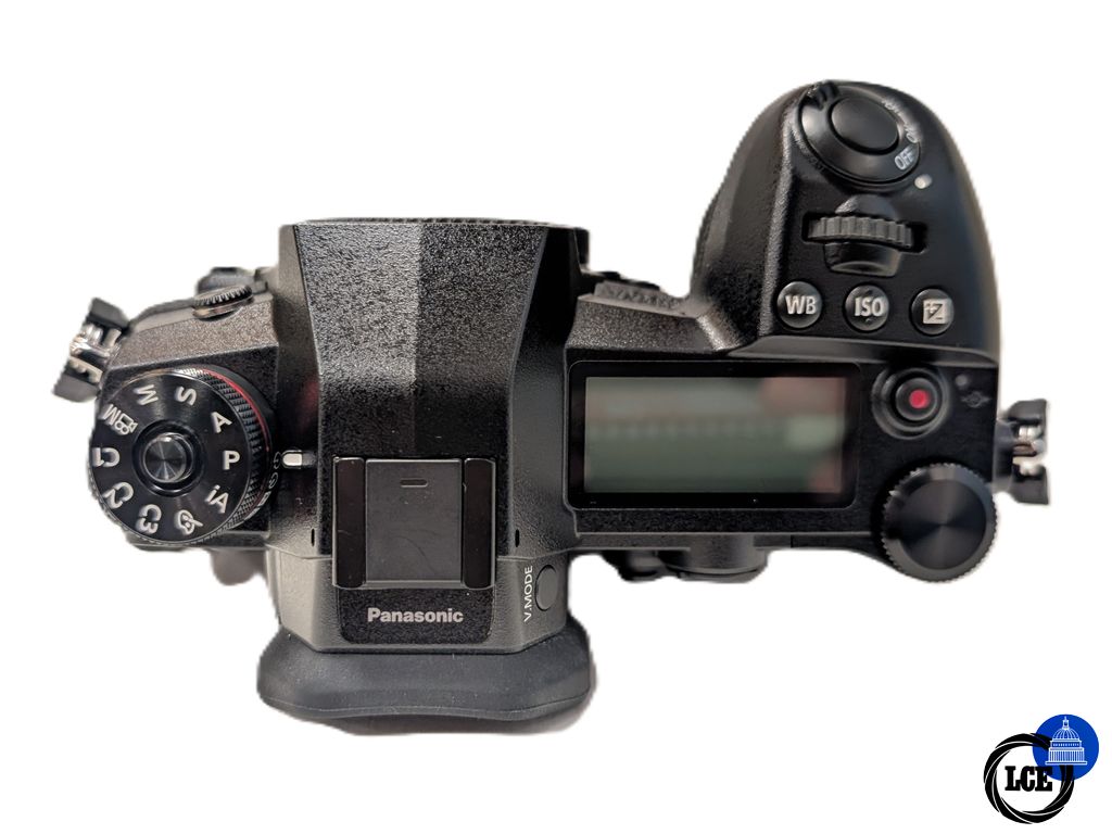 Panasonic Lumix G9 Body - Low 775 Shutter Count!