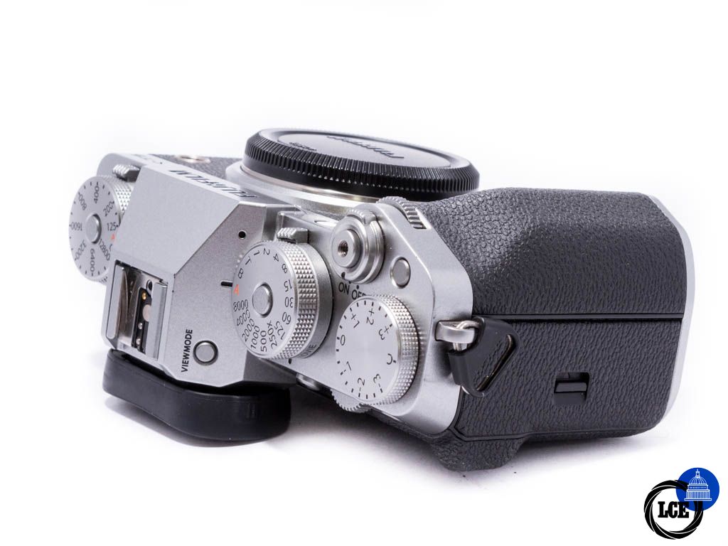 FujiFilm X-T5 Body Silver + Dual Battery Charger *Boxed*