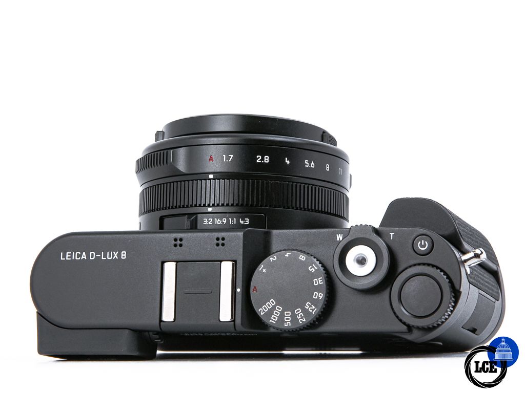 Leica D-LUX 8 + Handgrip **Boxed**