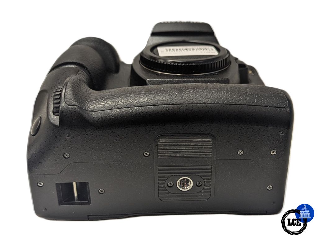 Olympus E-3 Body + HLD-4 Battery Grip - 4/3rds Fit