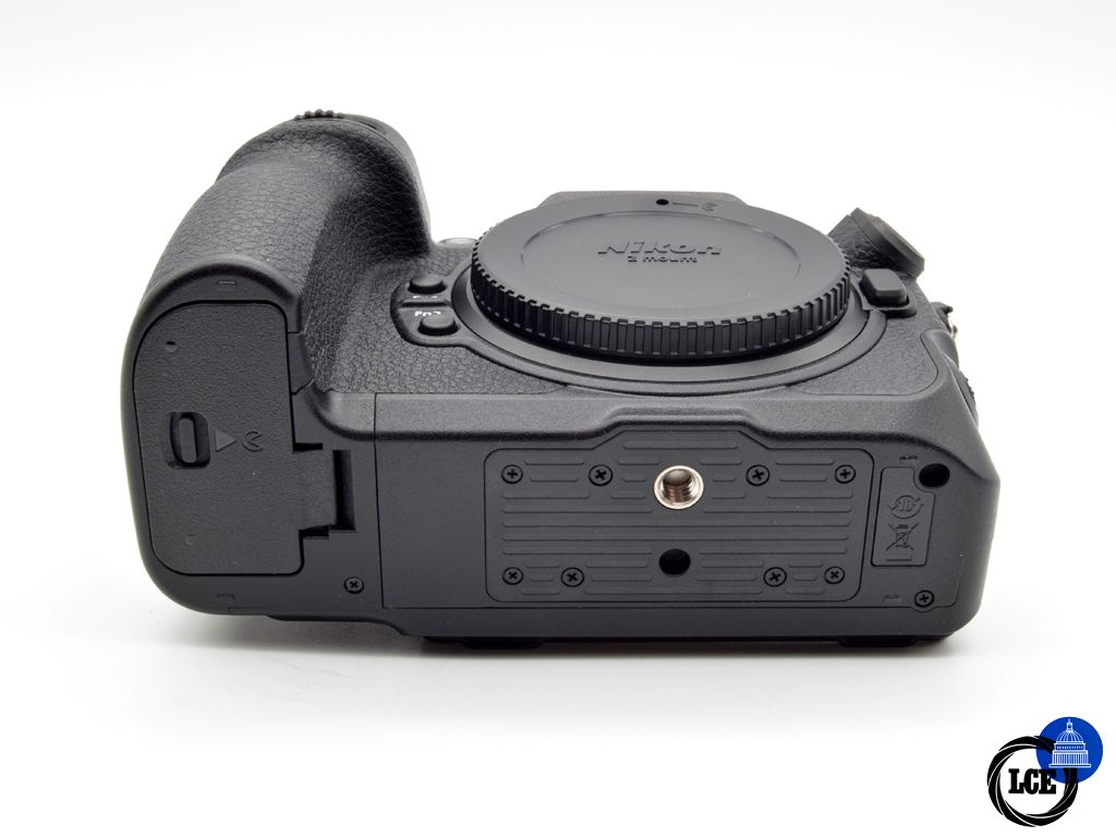 Nikon Z 8 Body (12,594 Shutter Actuations) 