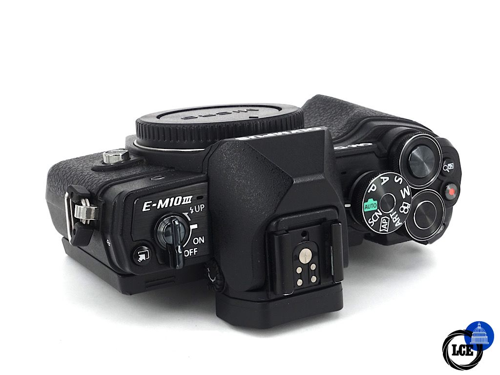 Olympus OM-D E-M10 III Body Black | 4*
