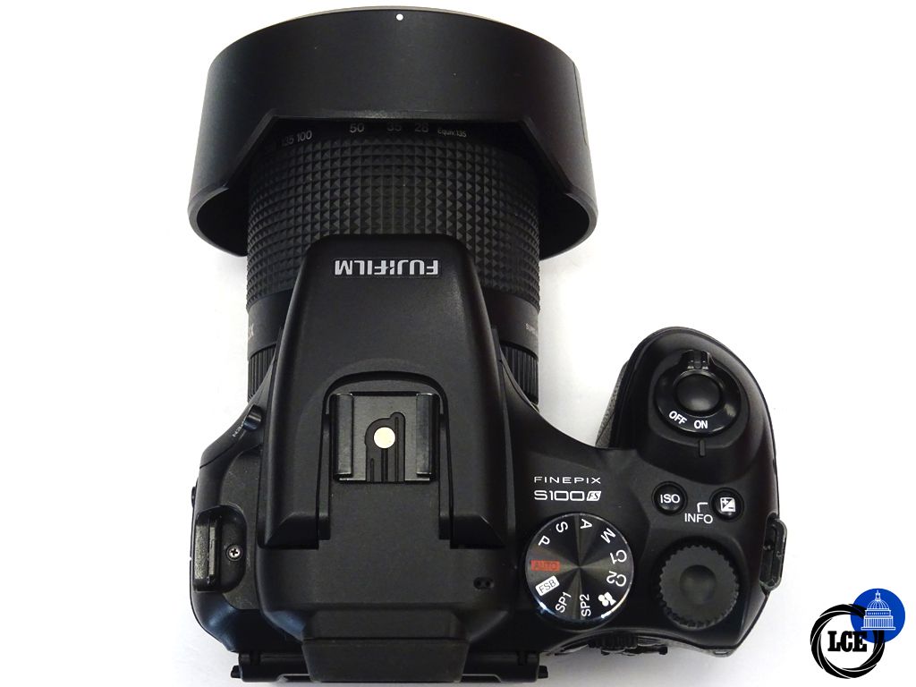 FujiFilm Finepix S100  