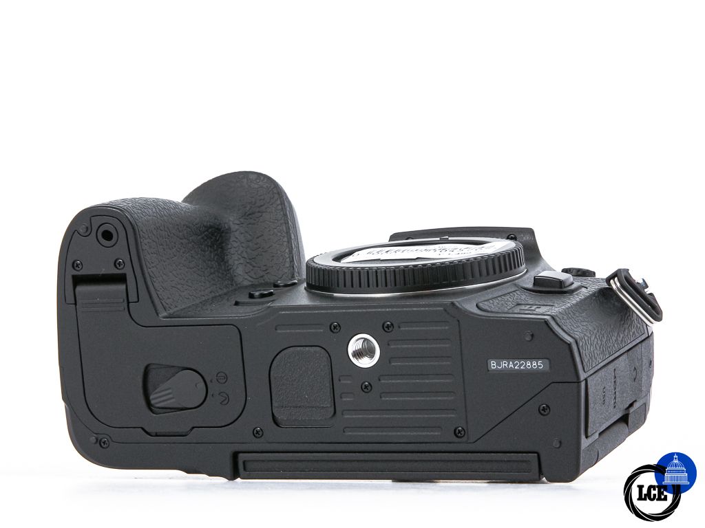 OM SYSTEM OM-1 II Body **1k Shutter Count**