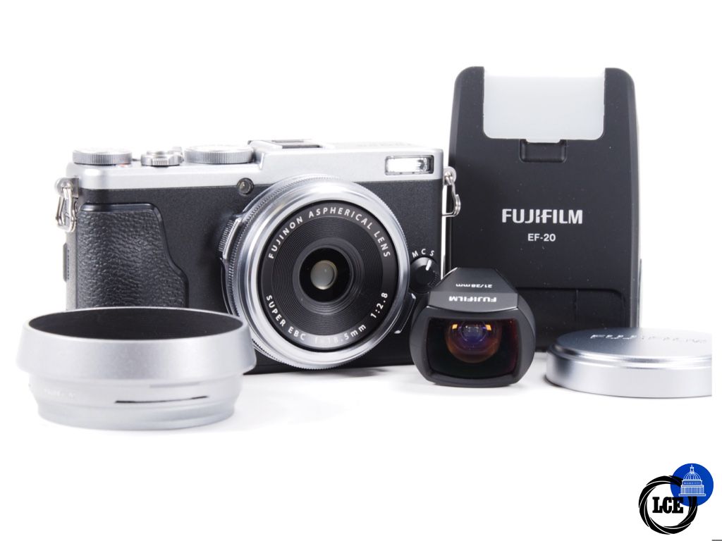 FujiFilm X70 & VF-X21