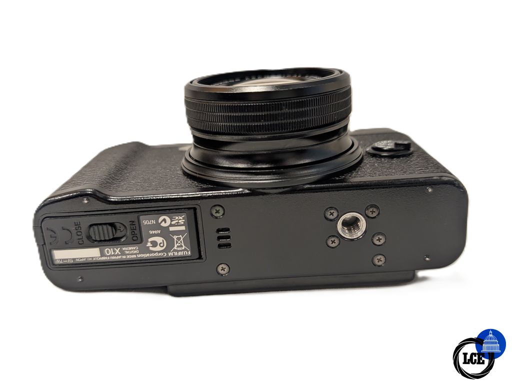 FujiFilm X10 camera