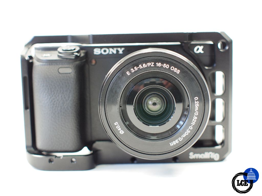 Sony A6400 + 16-50mm with smallrig cage