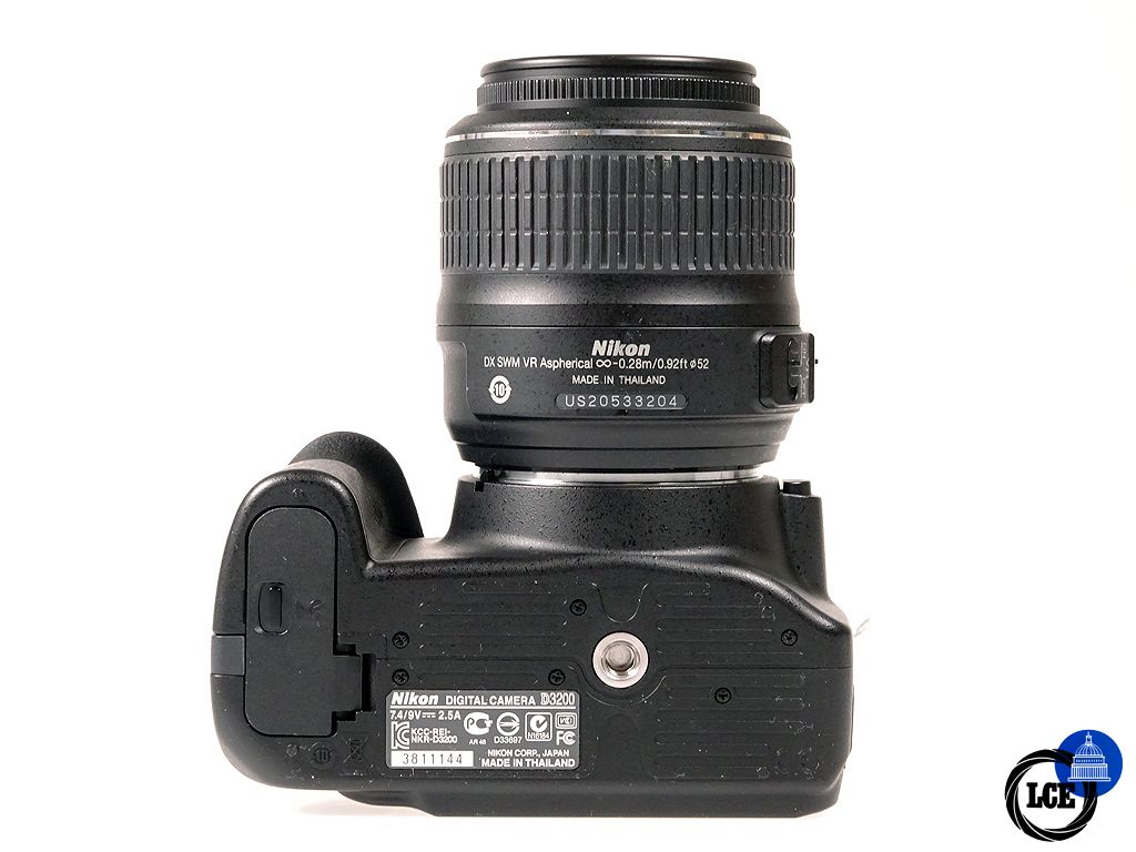 Nikon D3200 + AF-S 18-55mm f3.5-5.6G VR