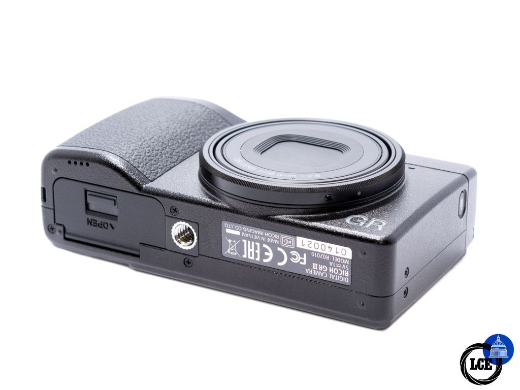 Ricoh GR III *Very low shutter count*