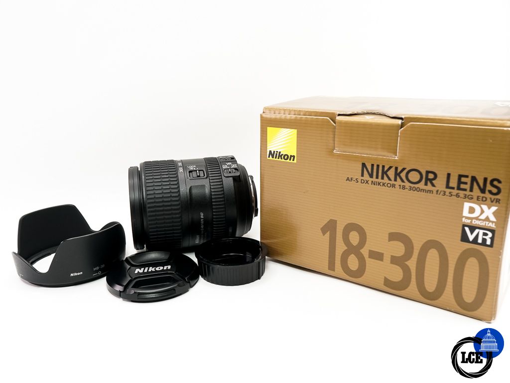 Nikon AF-S 18-300mm F3.5-6.3G ED DX VR * BOXED *