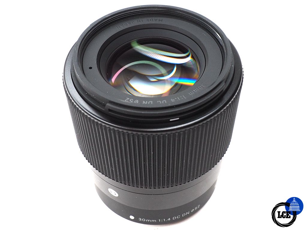 Sigma EF-M 30mm F4 DC DN