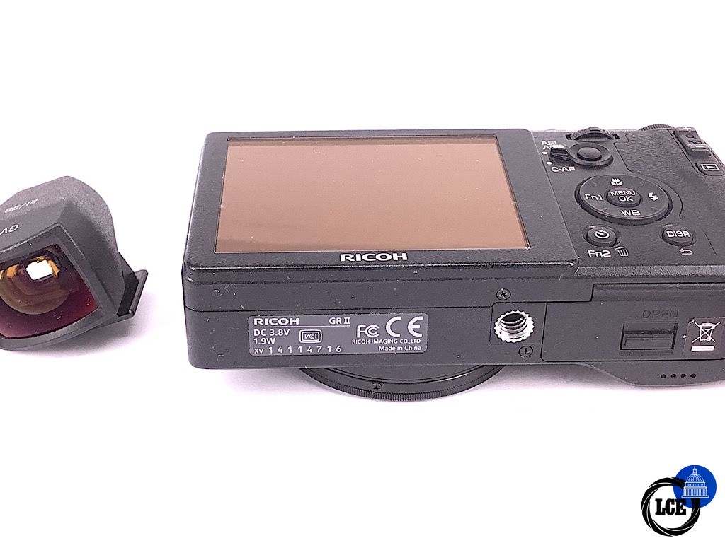 Ricoh GR II & GV1