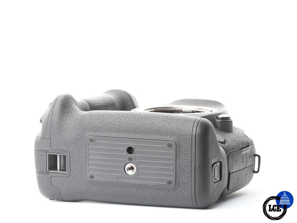 Canon Canon EOS 5D IV + BG-E20 Grip | 10114060