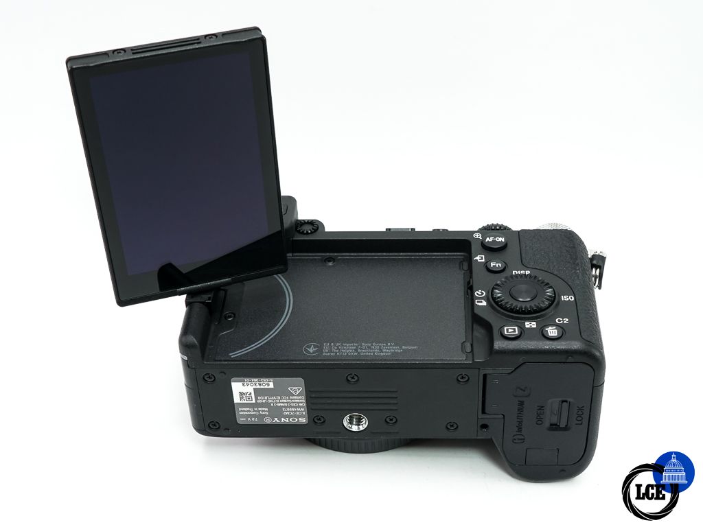 Sony A7C II Silver Body * MINT, BOXED & VERY LOW SHUTTER COUNT *