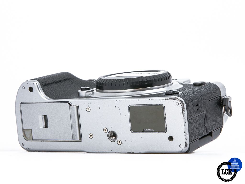 FujiFilm X-T4 Body **Boxed**