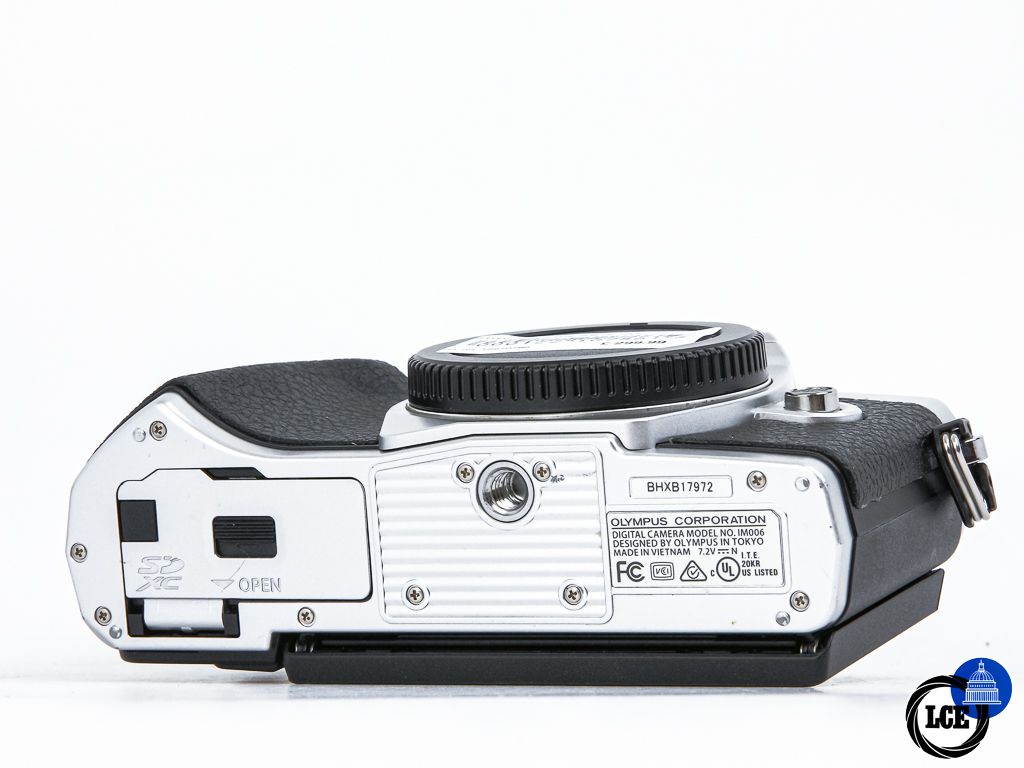 Olympus E-M10 III Body **7k Shutter Count**