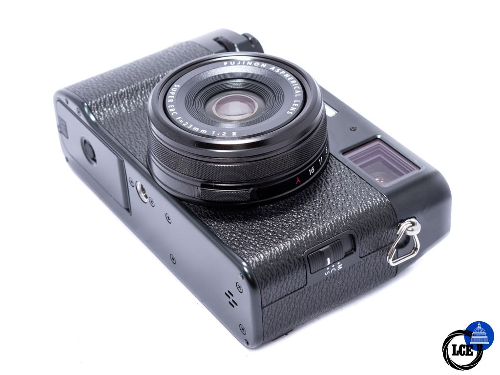FujiFilm X100VI Black *Boxed - As New*