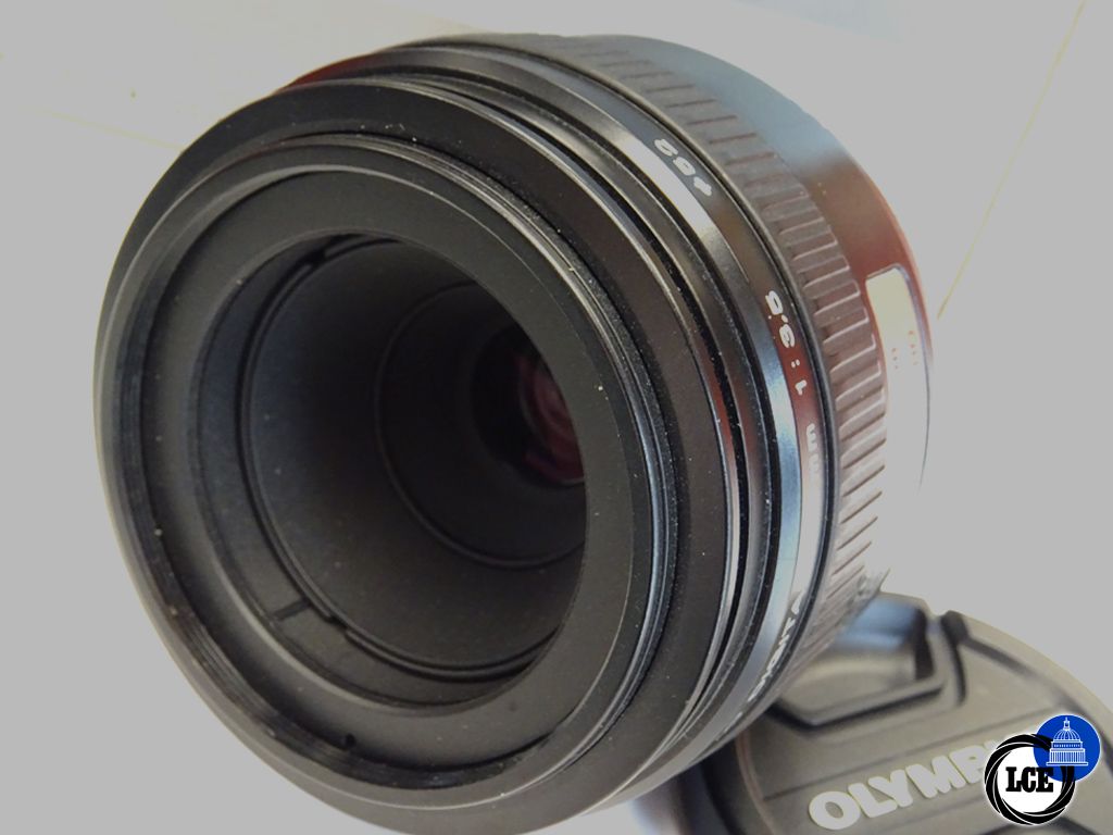 Olympus 35mm f 3.5 Macro