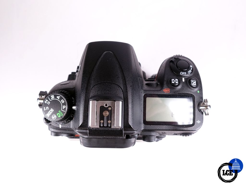 Nikon D7000 Body + Grip