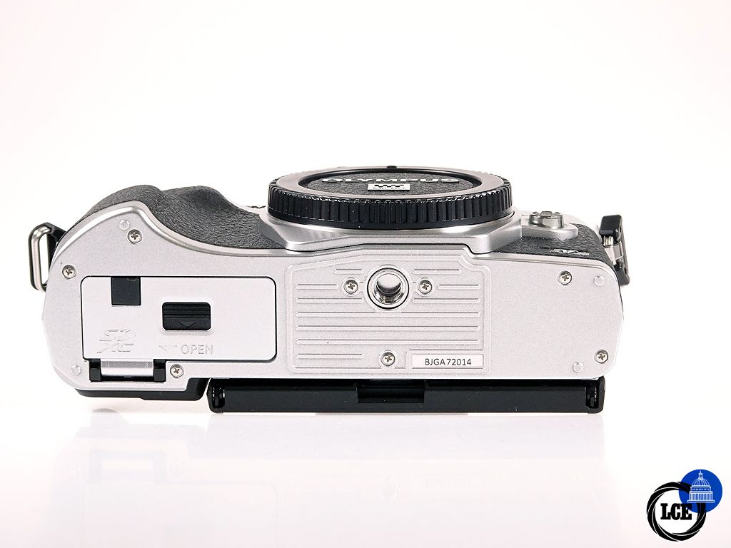 Olympus E-M10 Mark IV