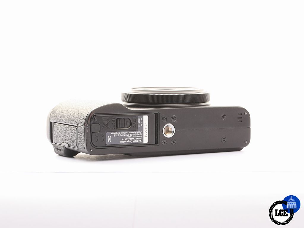 FujiFilm XF10 [4*] | 10114319
