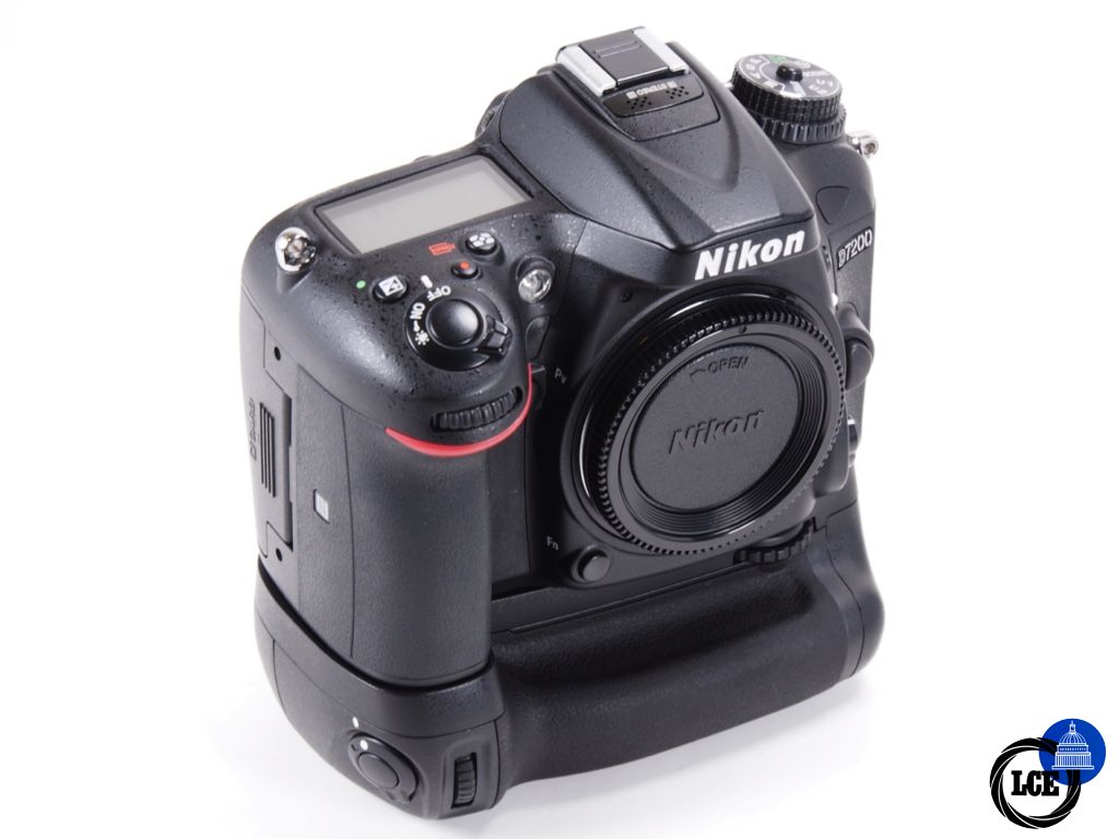 Nikon D7200 & MB-D15