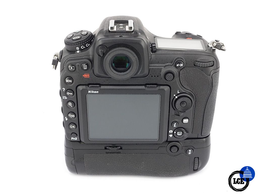 Nikon D500 body + Nikon MB-D 17 battery grip-Boxed | 5*