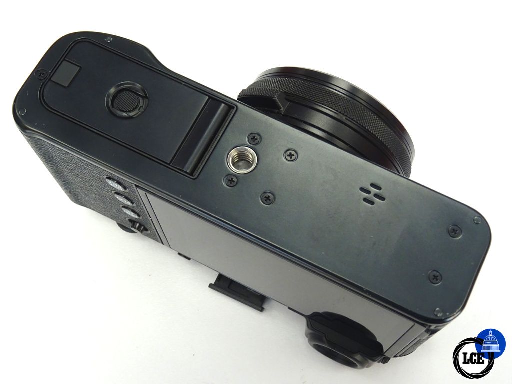 FujiFilm X100V 