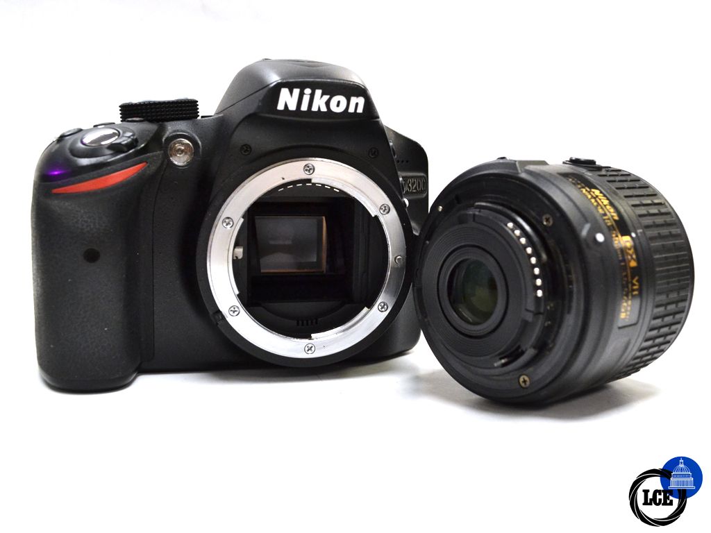 Nikon D3200 + 18-55mm *23k actuations*