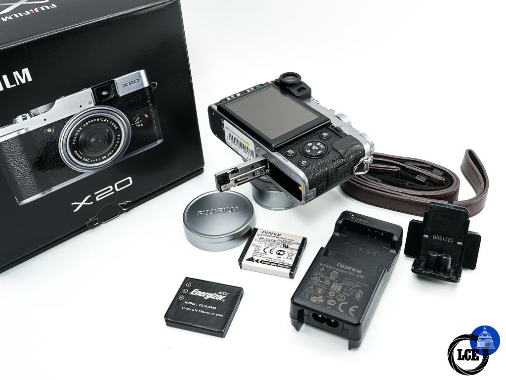 FujiFilm X20 Silver * BOXED *
