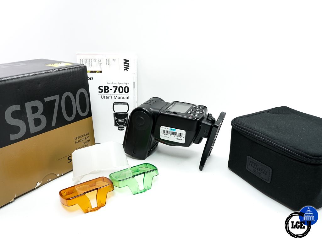 Nikon SPEEDLIGHT SB-700 * BOXED *